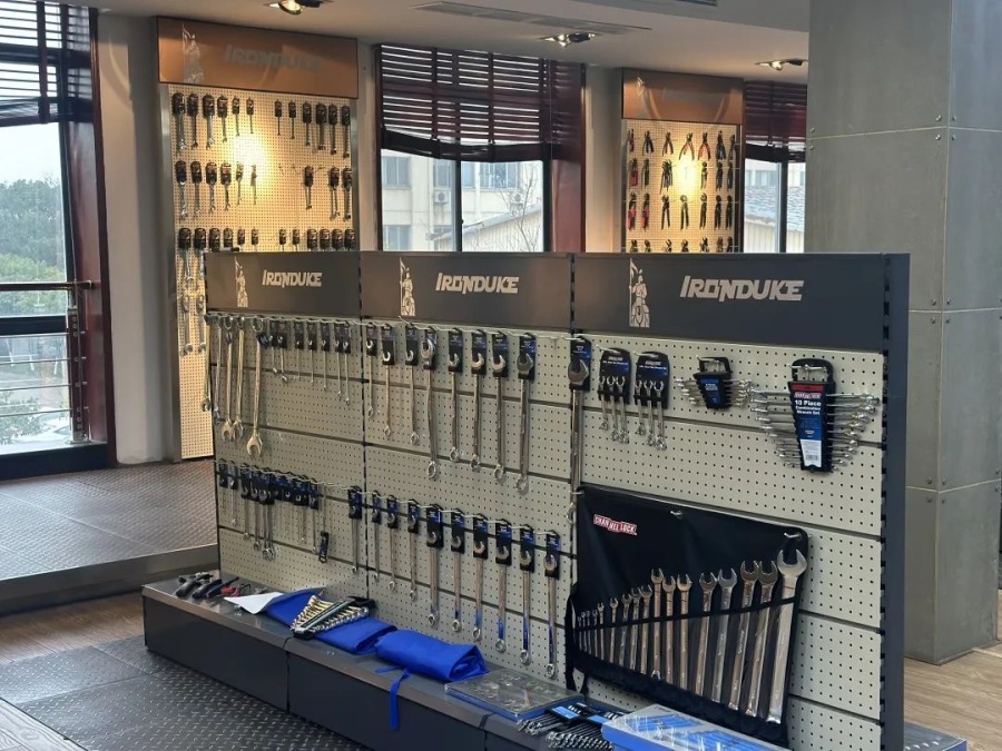 17061594612312798CB4.png 4.png